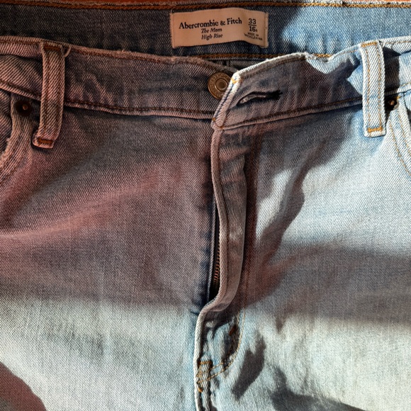 Abercrombie & Fitch Jeans Womens 33 The Mom High Rise Light Wash DistressedDenim - Picture 4 of 9